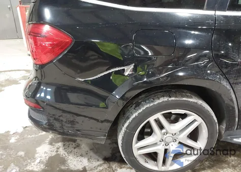 2015 Mercedes-Benz Gl 550 4Matic из США, поврежденный, VIN 4JGDF7DEXFA607665